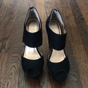BCBG Paris black velvet pumps!